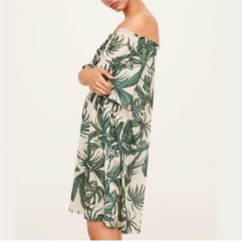 NWT H &‎ M Palm Print Off Shoulder Dress. Size S